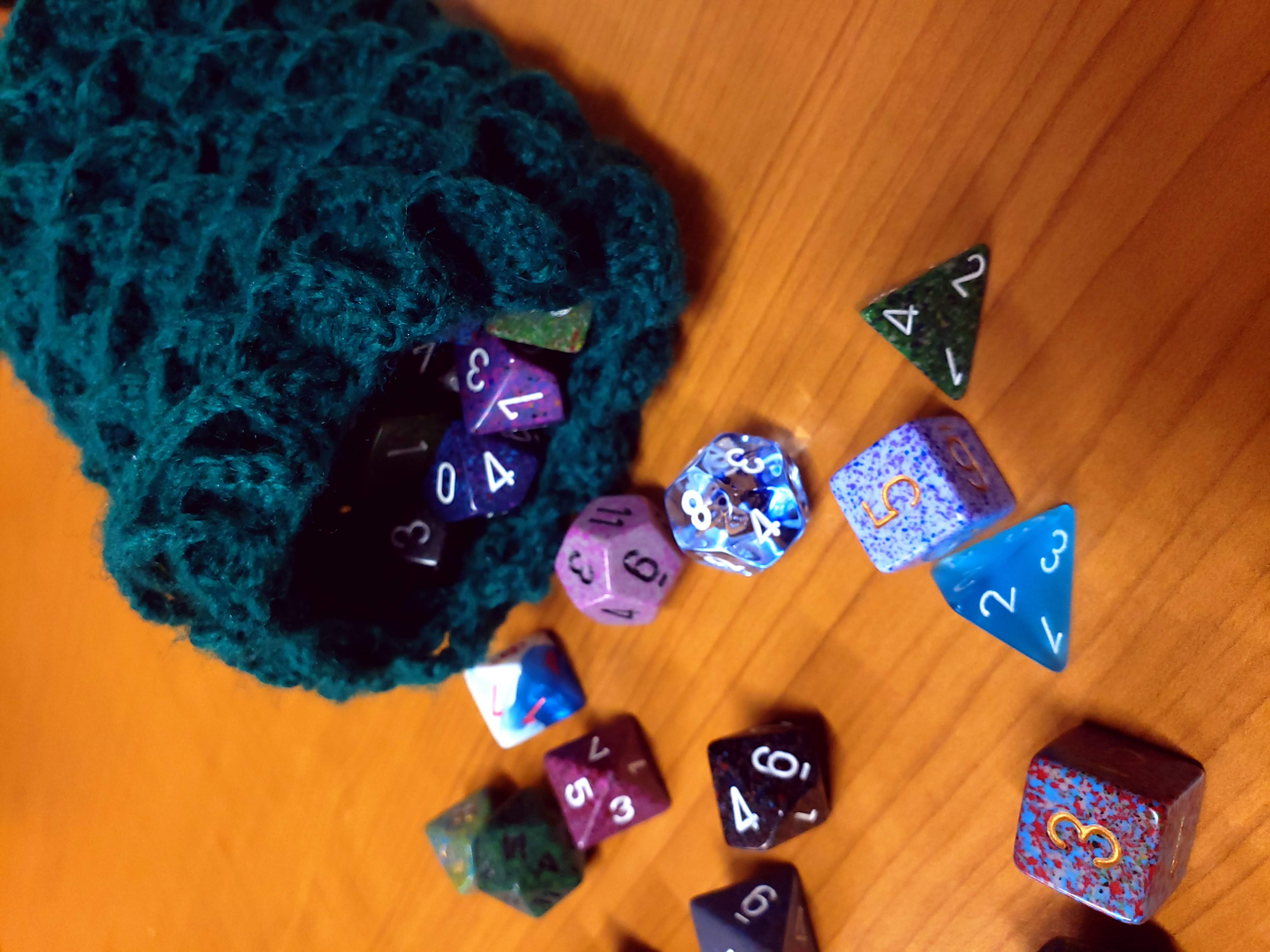 ../assets/images/gallery/dice-with-bag.jpg