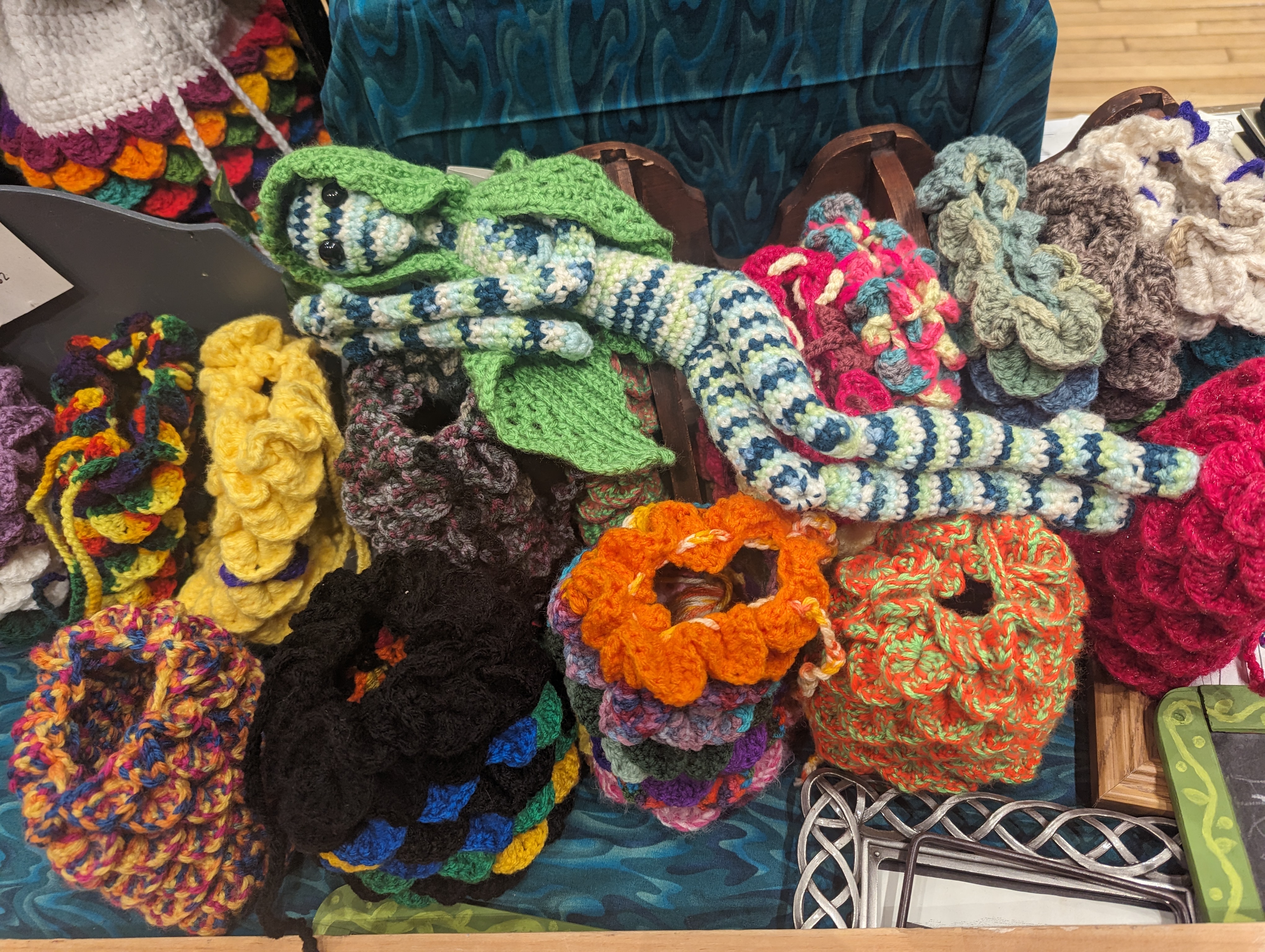 ../assets/images/gallery/sleepy-fern-dicebags.jpg