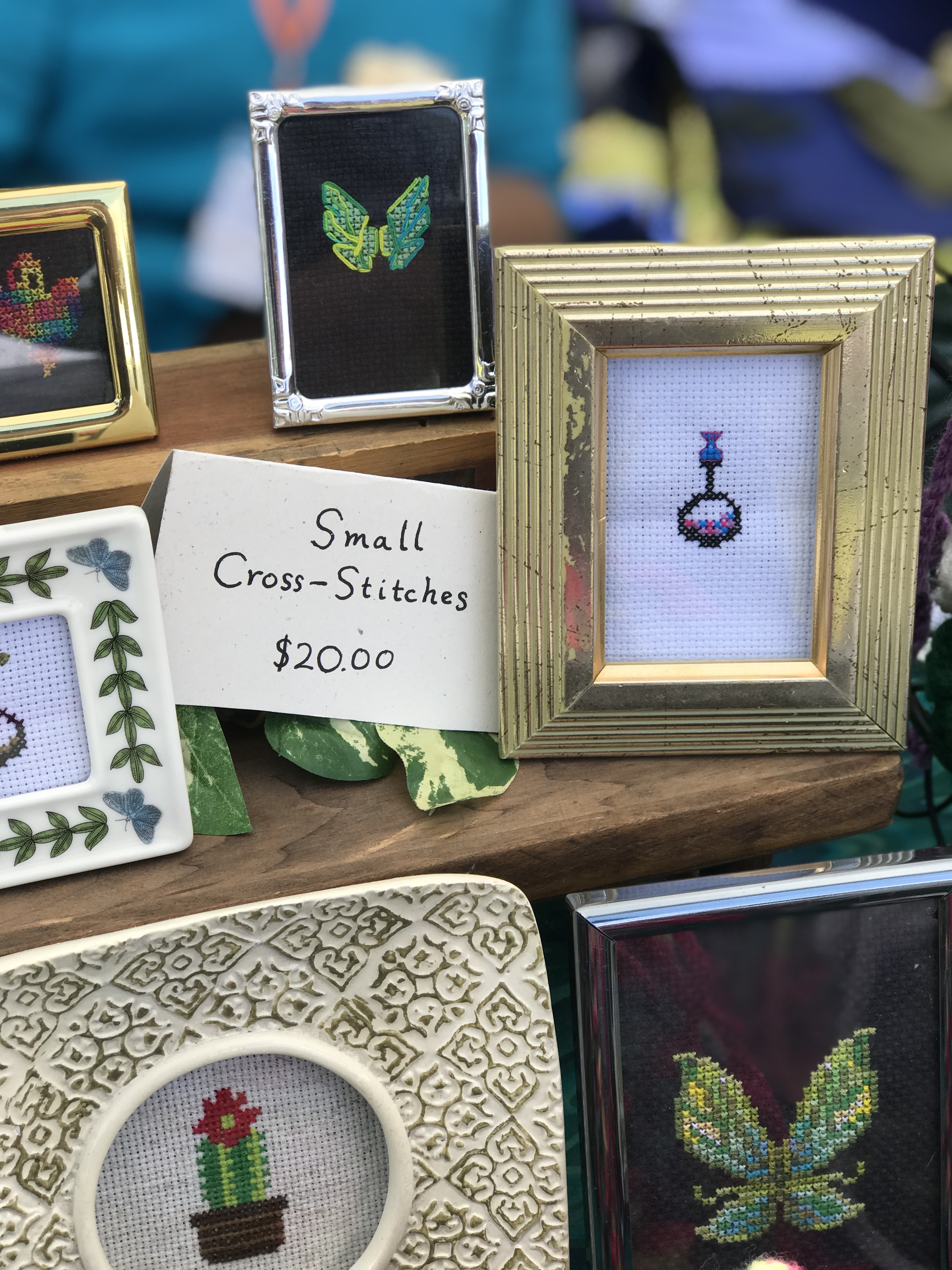 ../assets/images/gallery/tiny-cross-stitches.HEIC